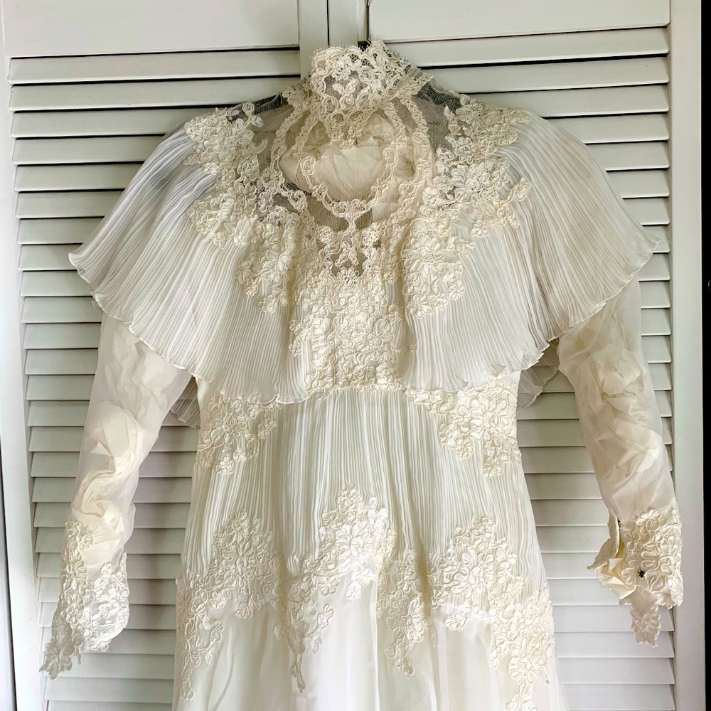 Vintage Wedding Dress 1979 (NIB)